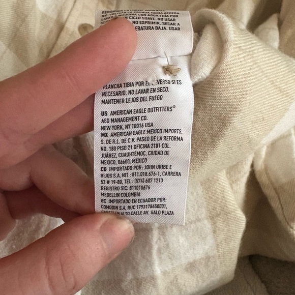 NWB American Eagle Oversized Plaid Button-Up Shirt - Picture 15 of 16